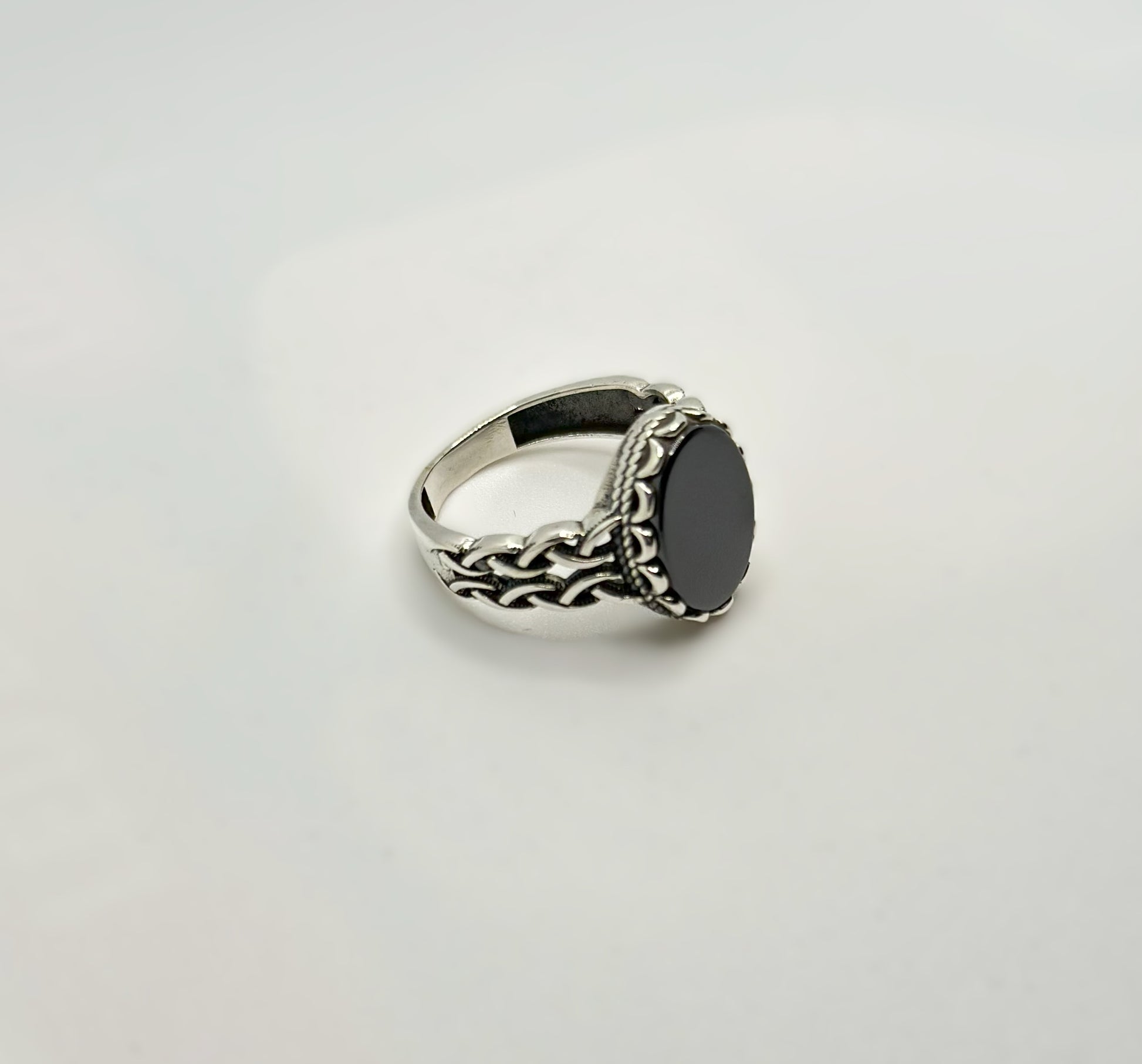 Ottoman Style Black Onyx Ring (Pure Chandi 925)