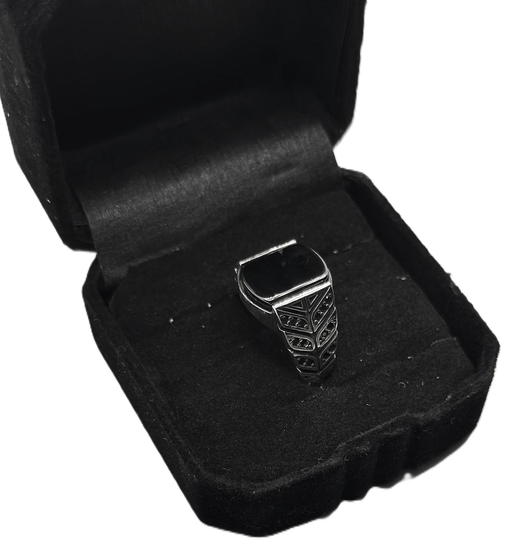 Bold Black Stone Ring (Pure Chandi 925)
