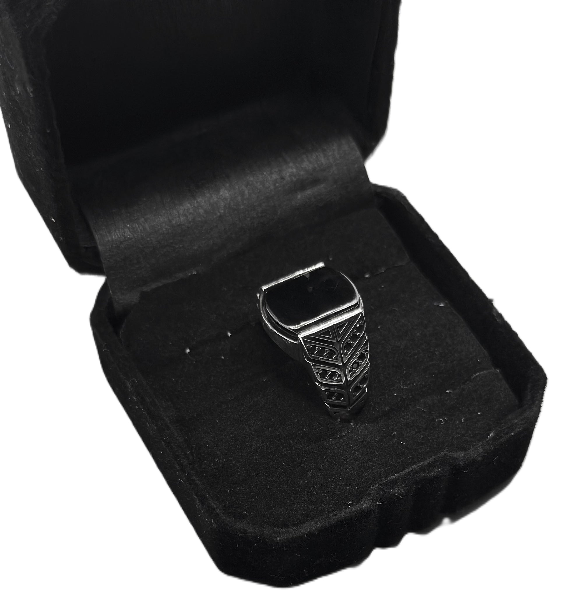 Bold Black Stone Ring (Pure Chandi 925)