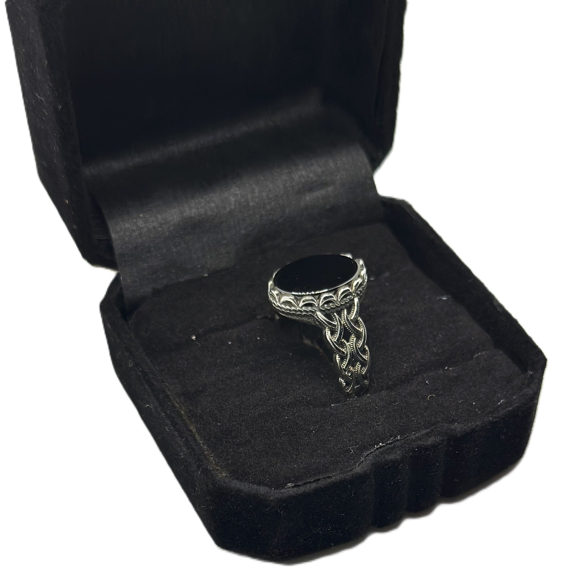 Ottoman Style Black Onyx Ring (Pure Chandi 925)